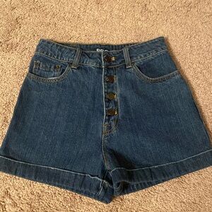 Women’s size 25W BDG button up shorts